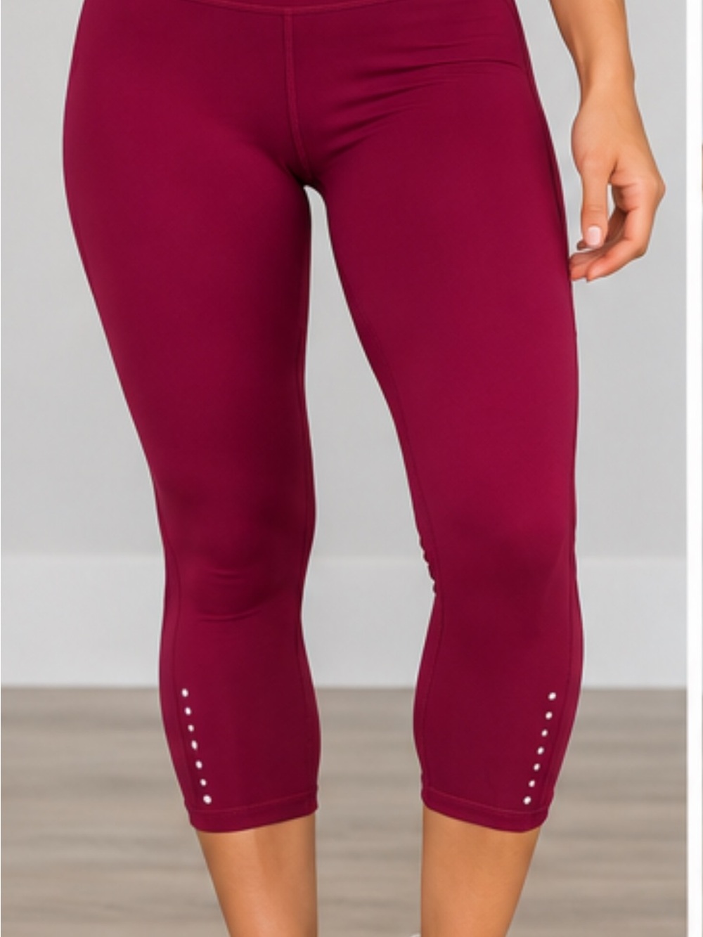 Women’s Maroon Capri Leggings